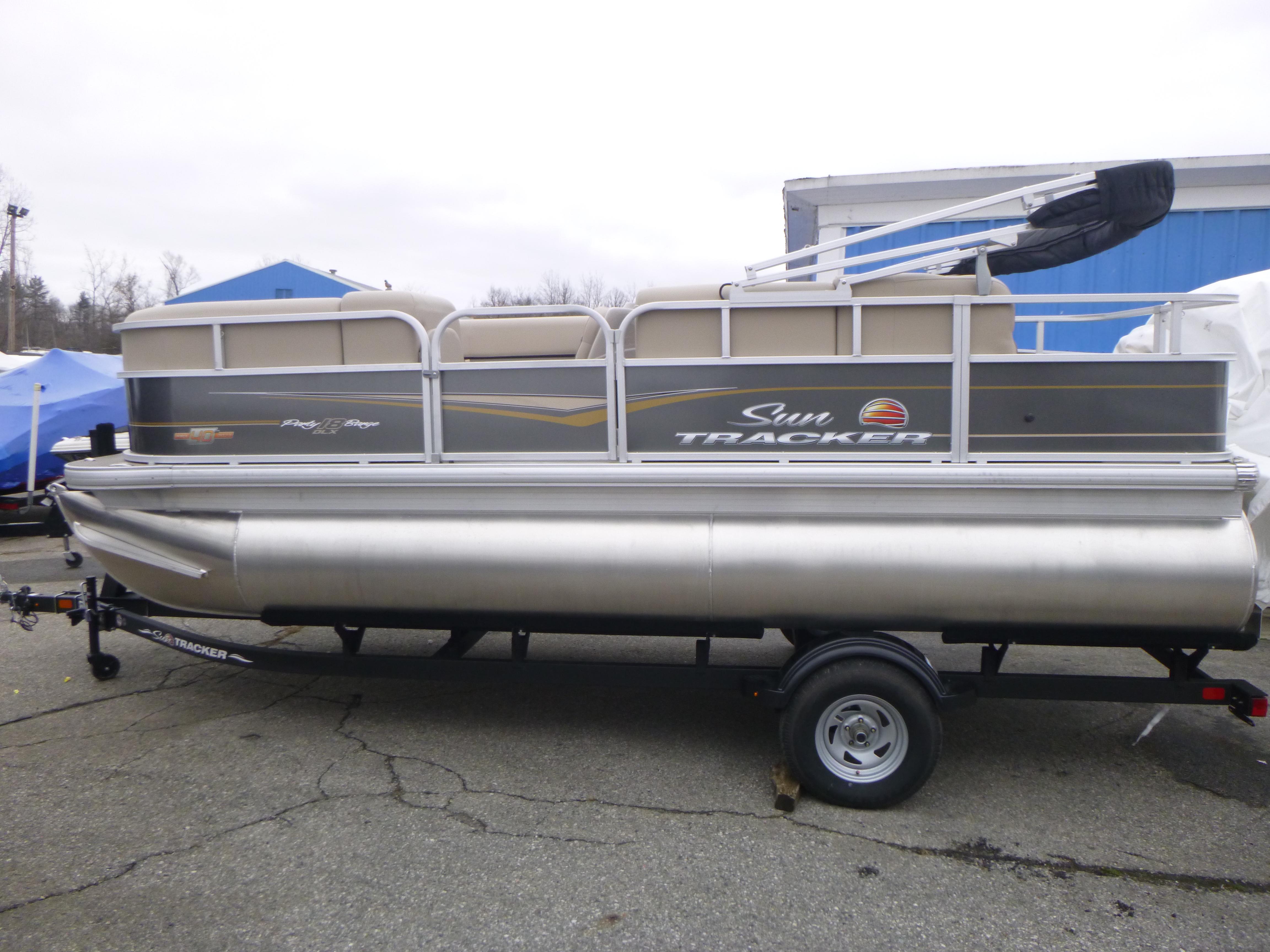 New 2023 Sun Tracker Fishin' Barge 22 DLX, 48821 Lansing - Boat Trader