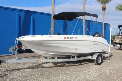 2023 Hurricane SunDeck Sport 205 OB