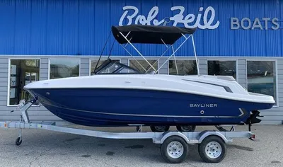 2024 Bayliner VR5 Bowrider