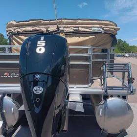 2024 Sun Tracker SportFish 22 DLX