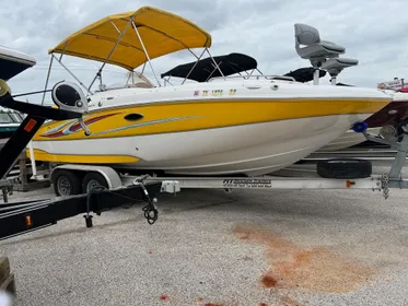 2010 Hurricane 220 Sundeck