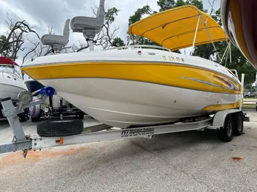 2010 Hurricane 220 Sundeck