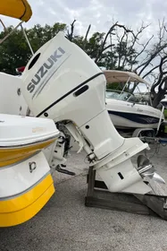 2010 Hurricane 220 Sundeck