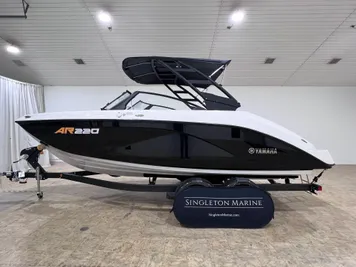 2024 Yamaha Boats AR220