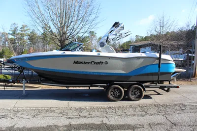 2019 MasterCraft X24