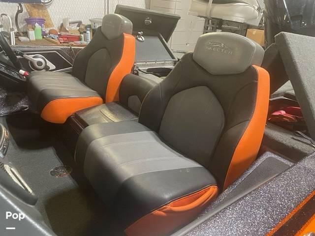 Skeeter butt seat and power pedestal NEW - Classified Ads