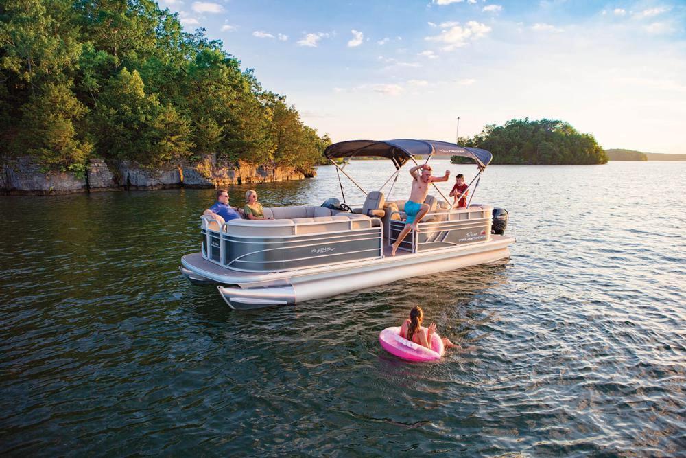 2020 Sun Tracker Party Barge 24 DLX