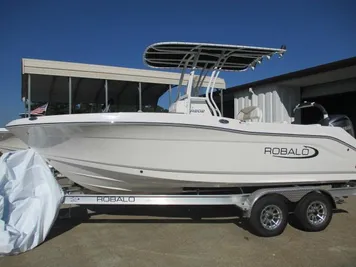 2024 Robalo R202EX In Stock Rebate Expires 07/08/24