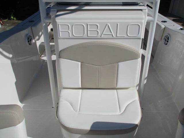 2024 Robalo R202EX In Stock Rebate Expires 06/03/24