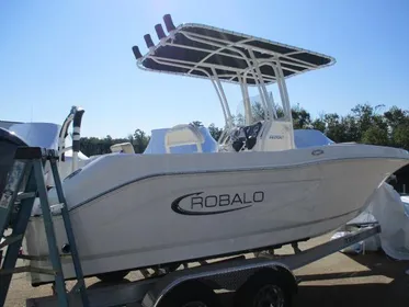 2024 Robalo R202EX In Stock Rebate Expires 07/08/24