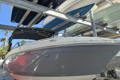 2019 Sea Ray 270 SDX Outboard