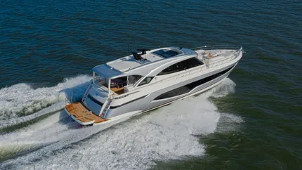 2024 Riviera 6800 Sport Yacht Platinum