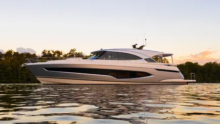 2024 Riviera 6800 Sport Yacht Platinum