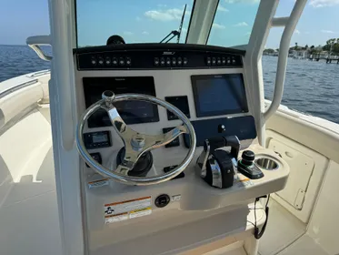 2020 Boston Whaler 280 Outrage