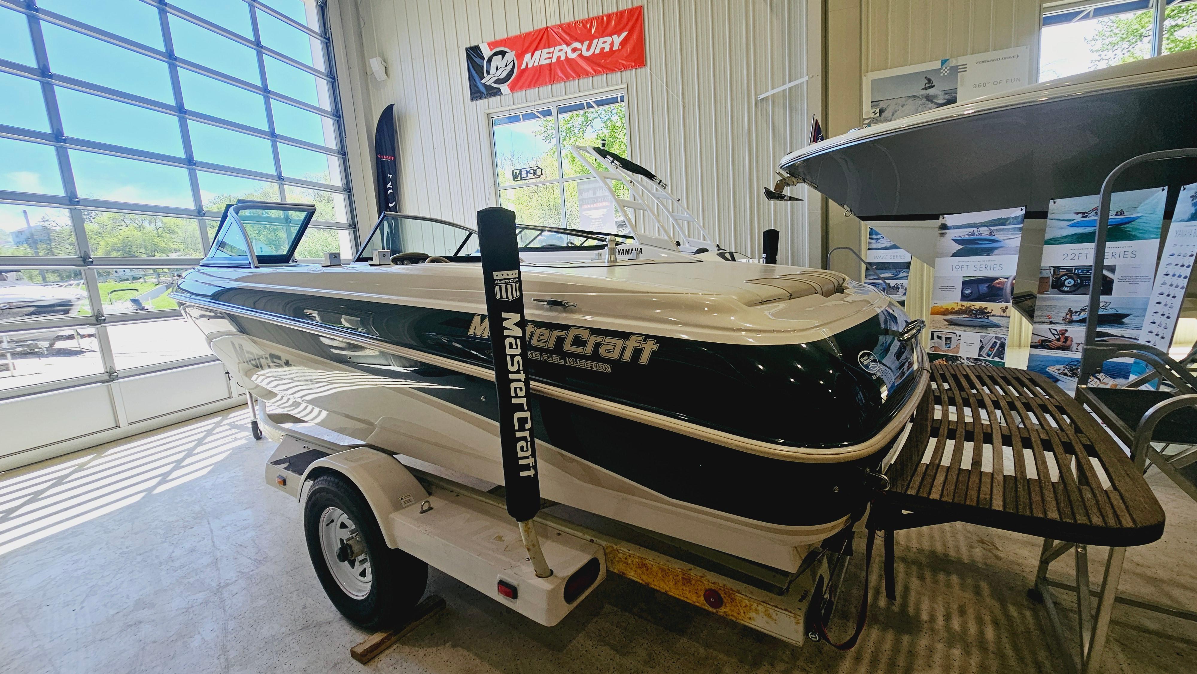 1998 MasterCraft MariStar 200