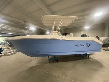 2024 Robalo R200 Center Console