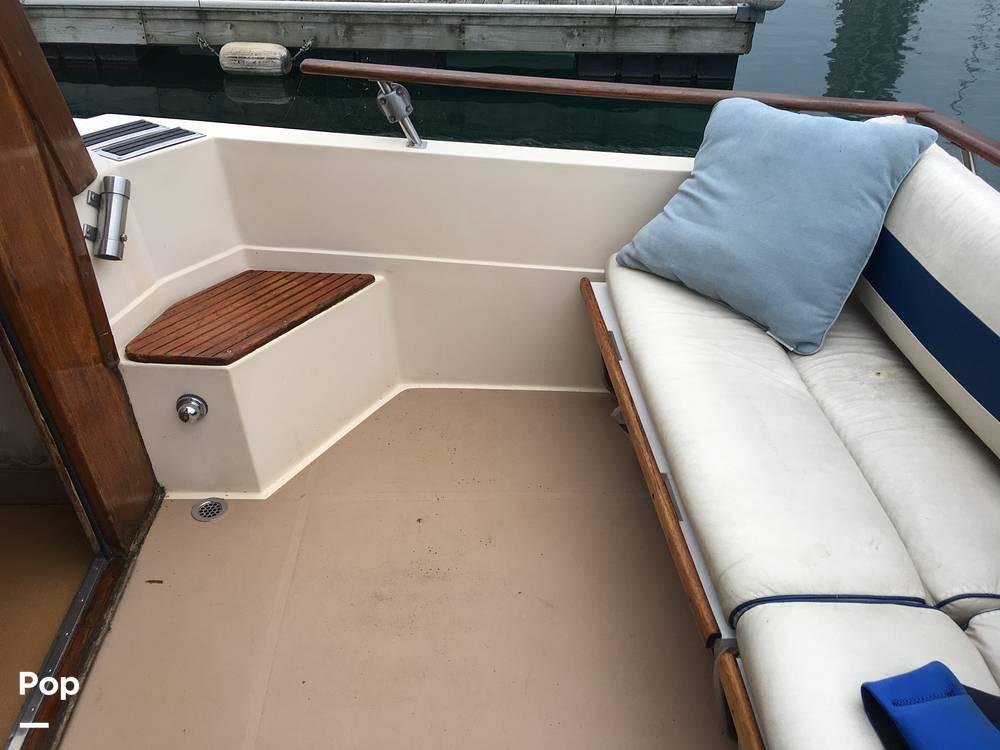 1984 Chris-Craft 333 Commander for sale in Chicago, IL