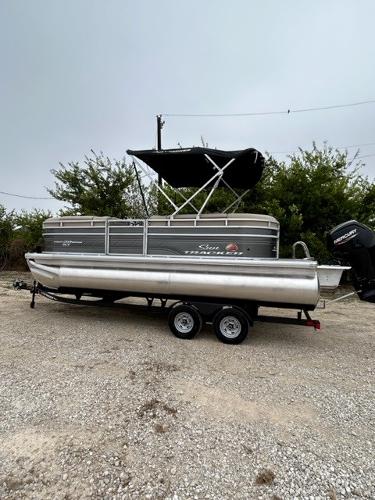 2023 Sun Tracker Party Barge 20 DLX, New Braunfels Texas 