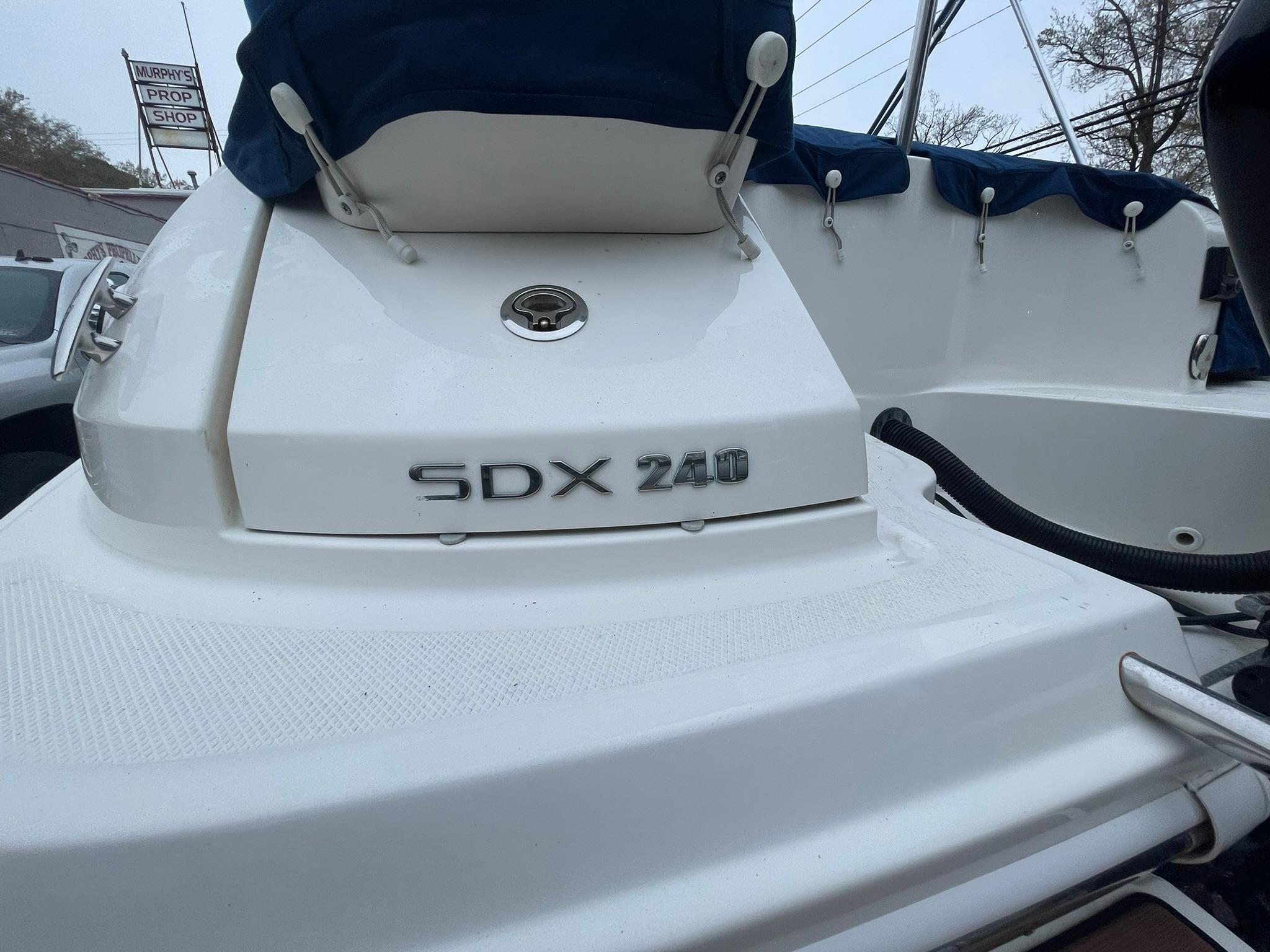 2017 Sea Ray SDX 240 Outboard
