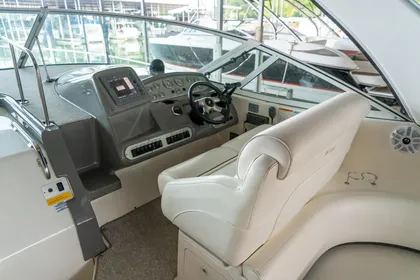 2006 Cruisers Yachts 340 Express