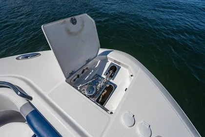 2022 Robalo R272 Center Console