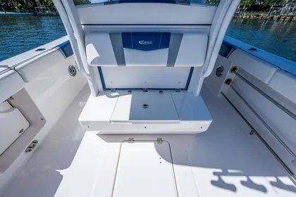 2022 Robalo R272 Center Console