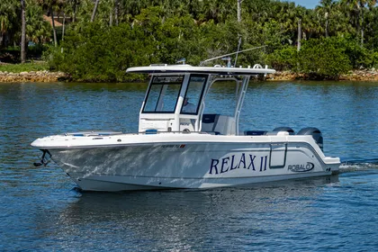 2022 Robalo R272 Center Console