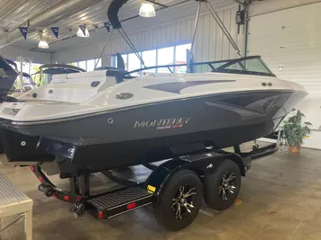 2023 Monterey M225 Bowrider O/B