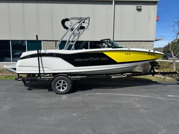 2017 MasterCraft NXT20