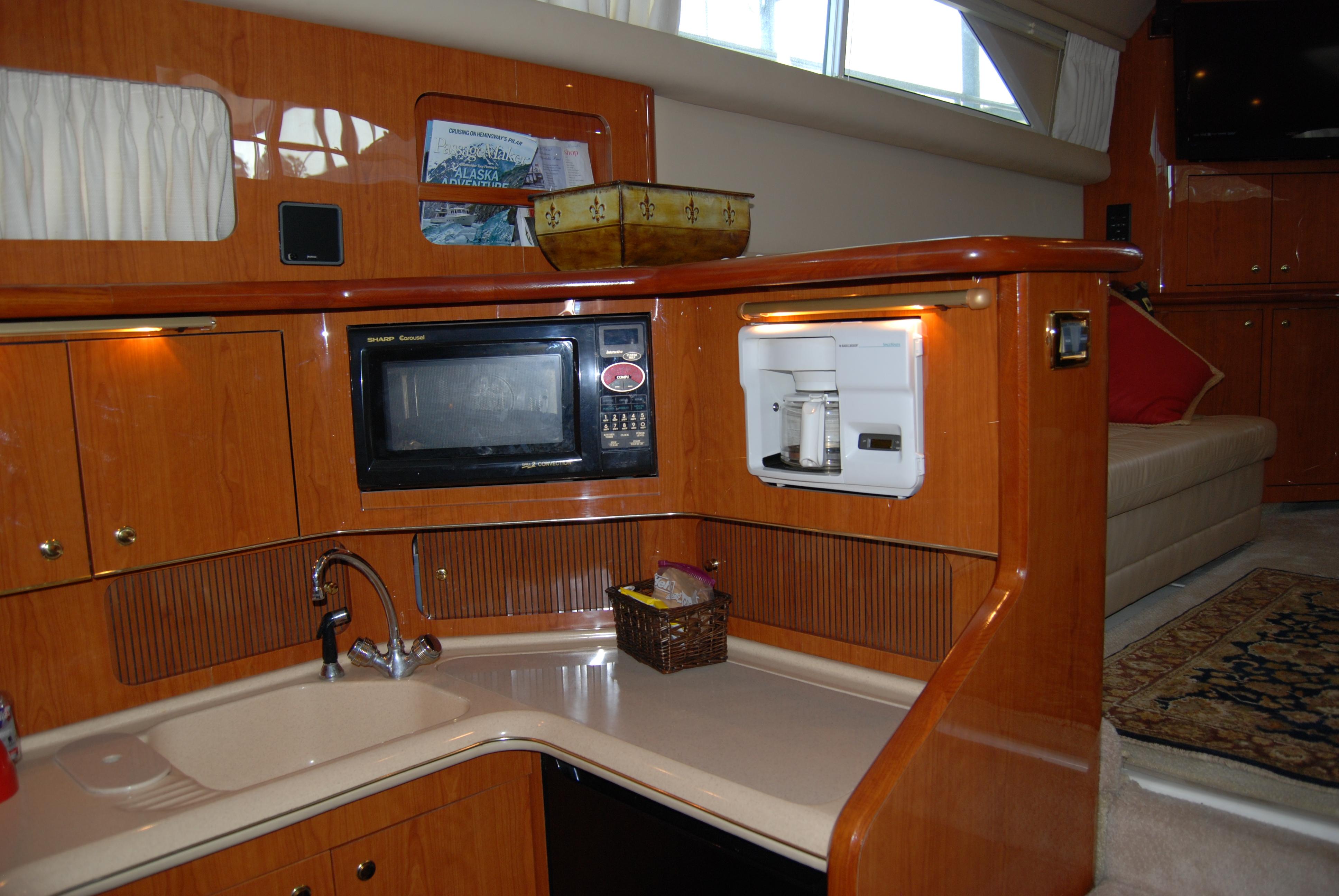 2001 Sea Ray 420 Aft Cabin