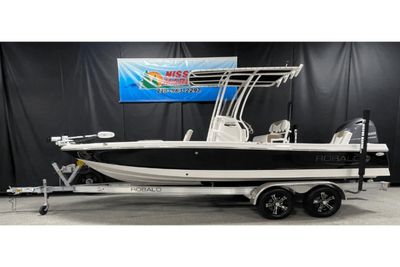2023 Robalo 206 Cayman