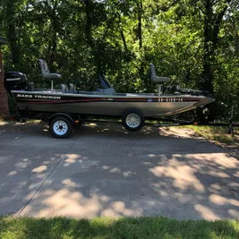 2010 Bass Tracker Pro 16