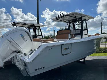 2024 Sea Hunt Ultra 305 SE