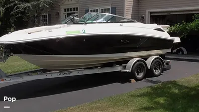 2013 Sea Ray 220 Sundeck