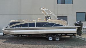 2016 Sylvan 8525 Mandalay