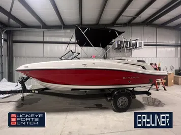 2024 Bayliner VR5 Bowrider