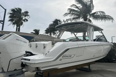 2024 Boston Whaler 320 Vantage