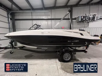 2024 Bayliner VR5 Bowrider