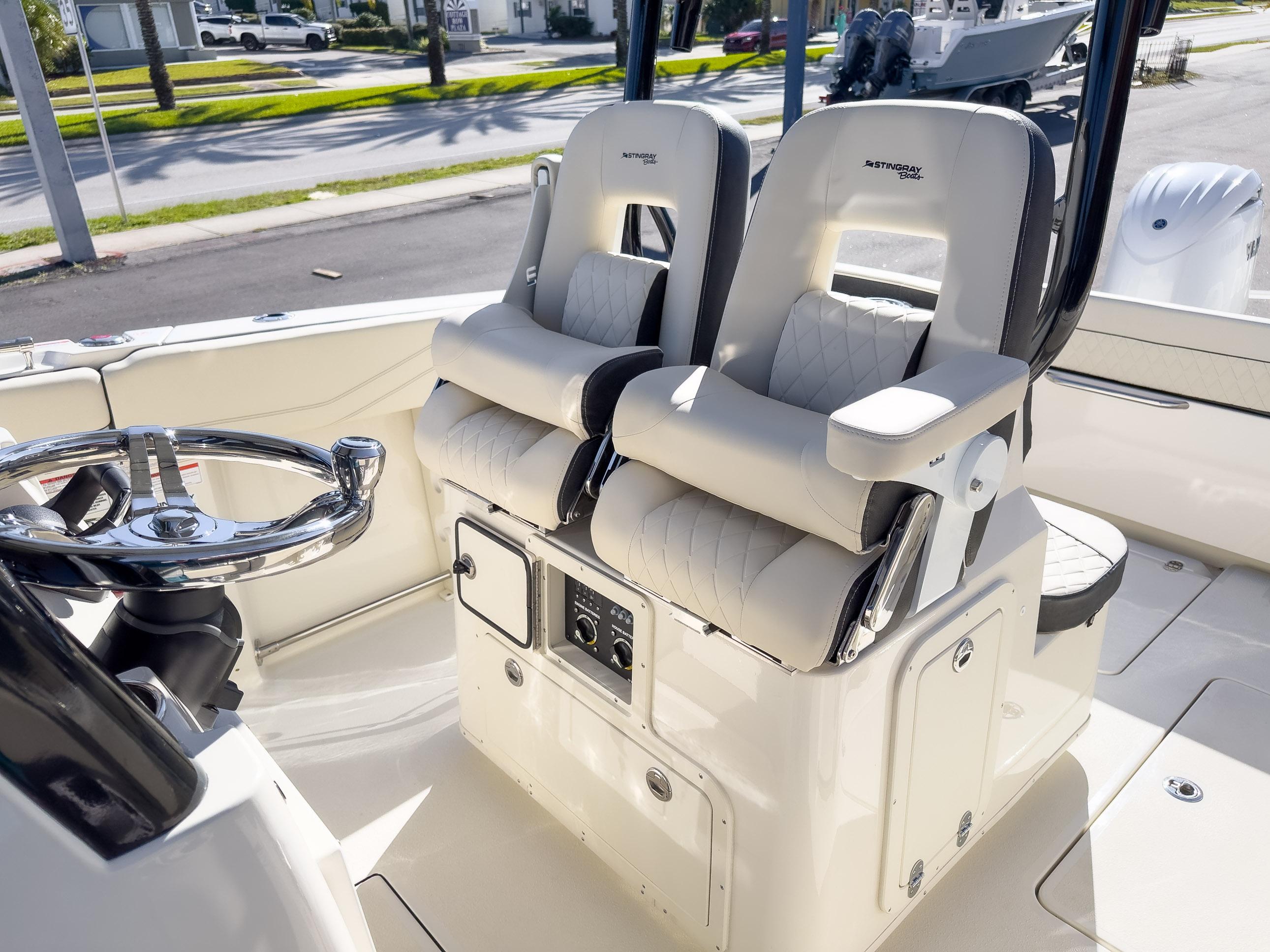 273CC Center Console - Stingray Boats