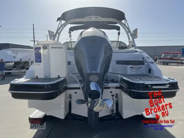 2016 Chaparral 250 SUNESTA SUNCOAST