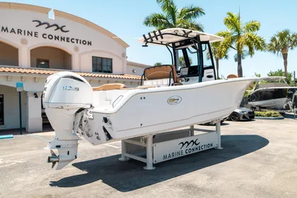 2024 Sea Hunt Ultra 255 SE