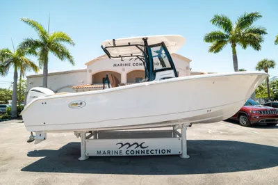 2024 Sea Hunt Ultra 255 SE