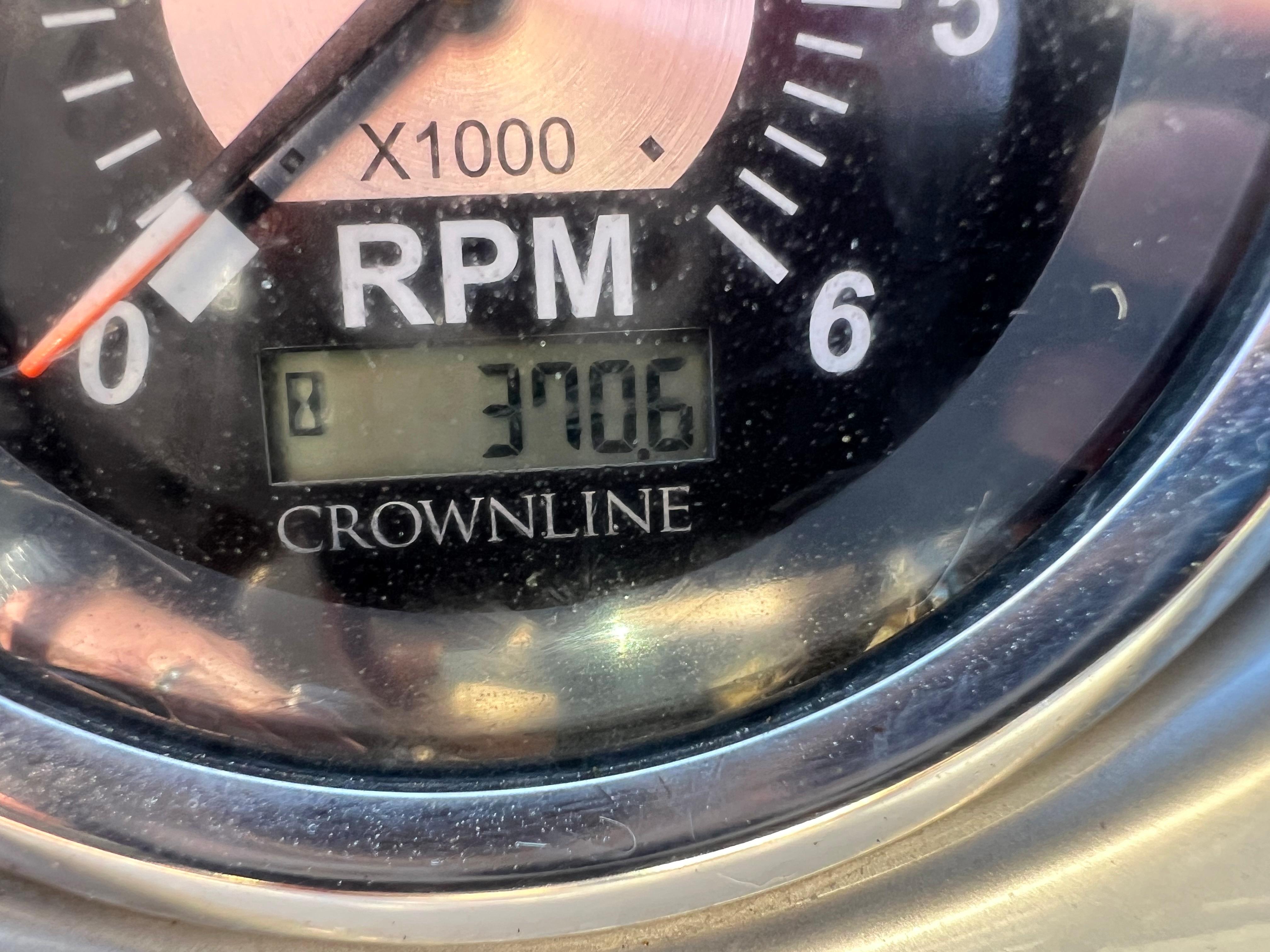 2011 Crownline 320 LS