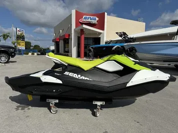 2023 Sea-Doo Waverunner Spark