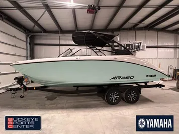 2024 Yamaha Boats AR250