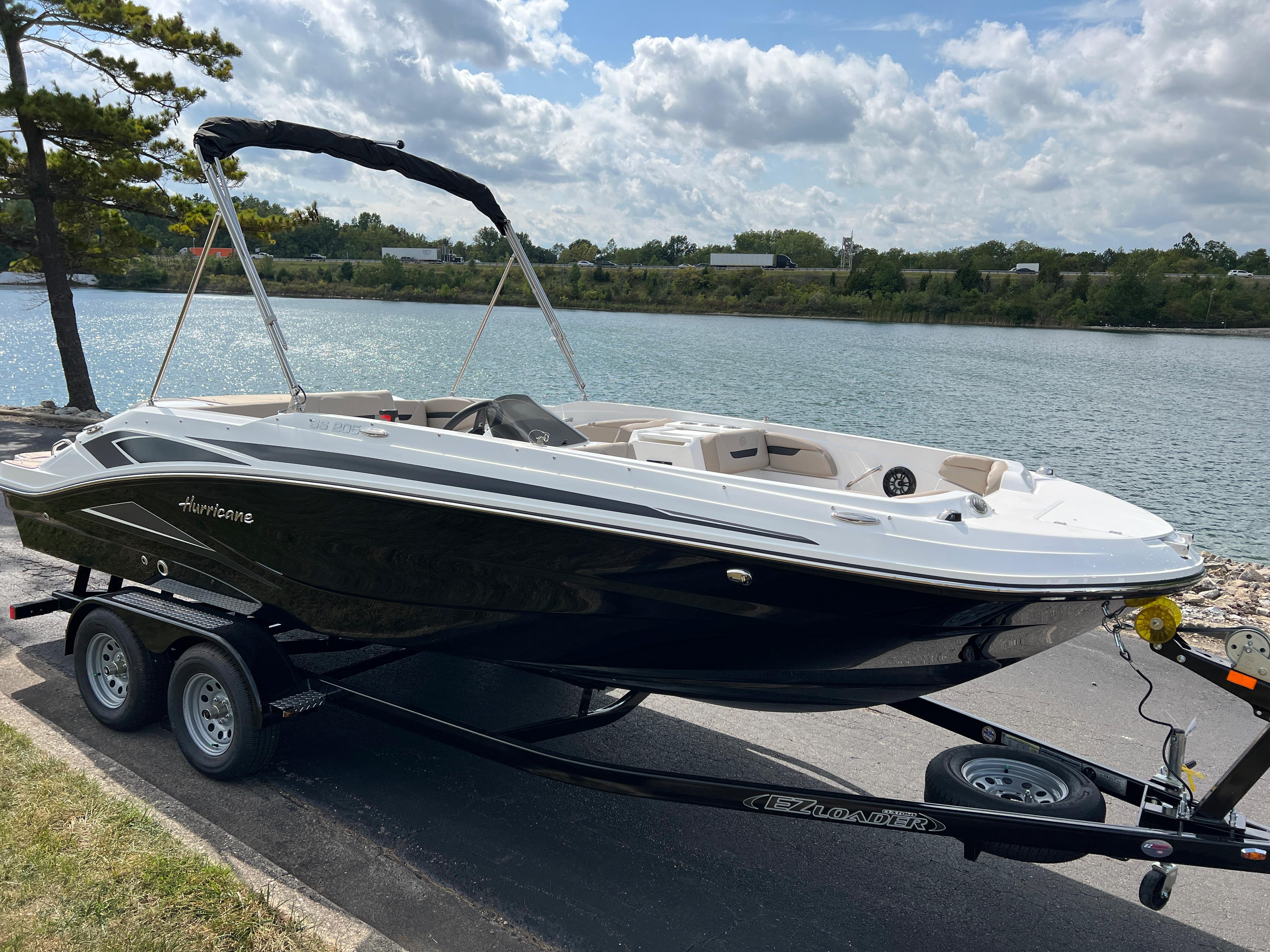 New 2024 Hurricane SunDeck Sport 205 IO 46219 Indianapolis Boat Trader   8953584 20230906130111375 1 XLARGE 