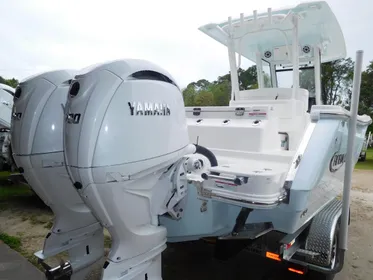 2024 Robalo R 270 center console