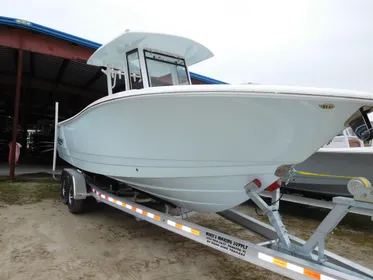 2024 Robalo R 270 center console