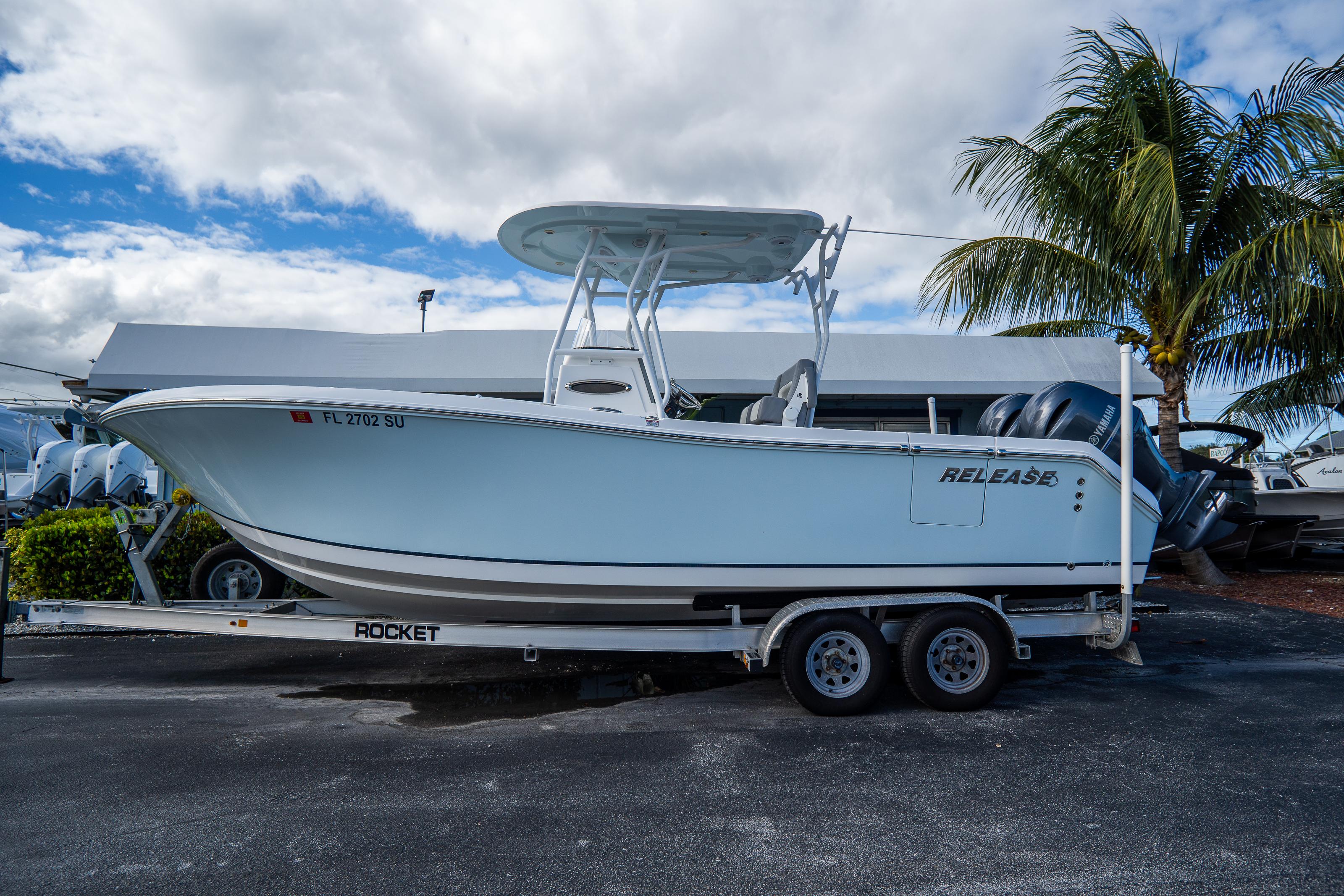 240 R or 240 RX AFT Backrest Cushion — Release Boats