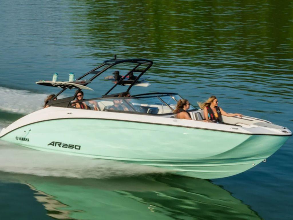 New 2024 Yamaha Boats AR250, 22192 Woodbridge Boat Trader
